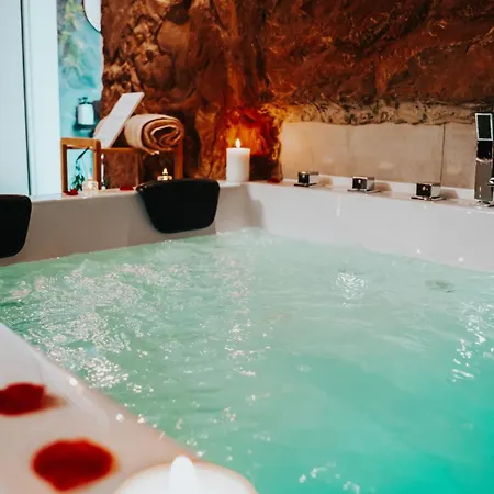 Wellness Paradise Mit Whirlpool * بوخوم