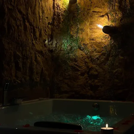 Wellness Paradise Mit Whirlpool *
