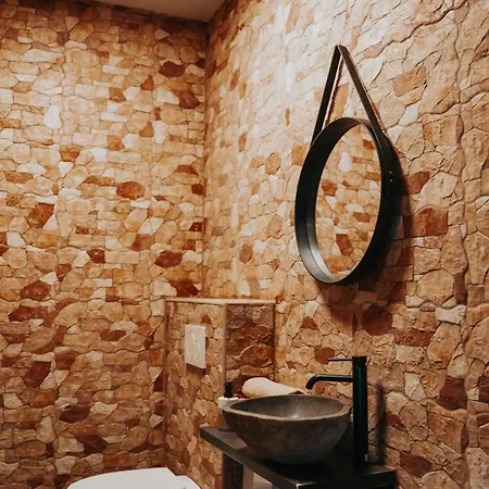 Wellness Paradise Mit Whirlpool * ボーフム